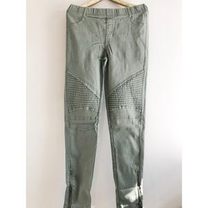 SOLD ✨ Olive Moto Jeggings